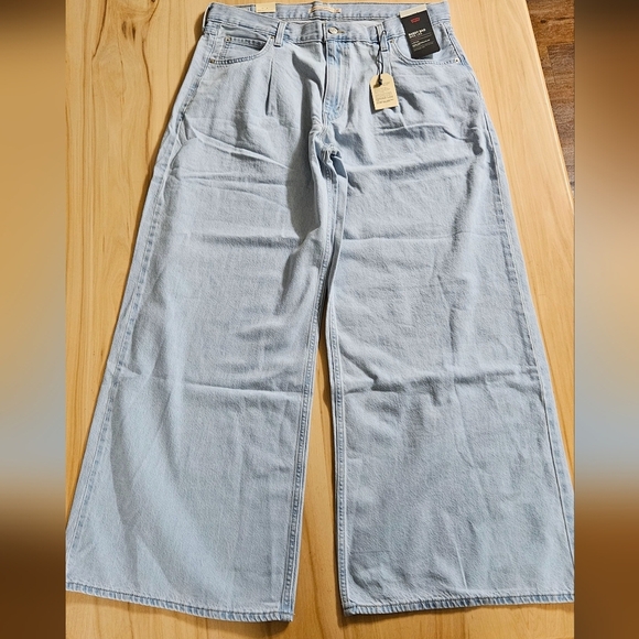 NWT Levi's Baggy Dad Wide Leg Lightwash womans jeans 32x32 - Picture 13 of 14